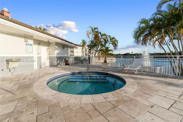 8560 SW 212th St 308, Cutler Bay, FL 33189