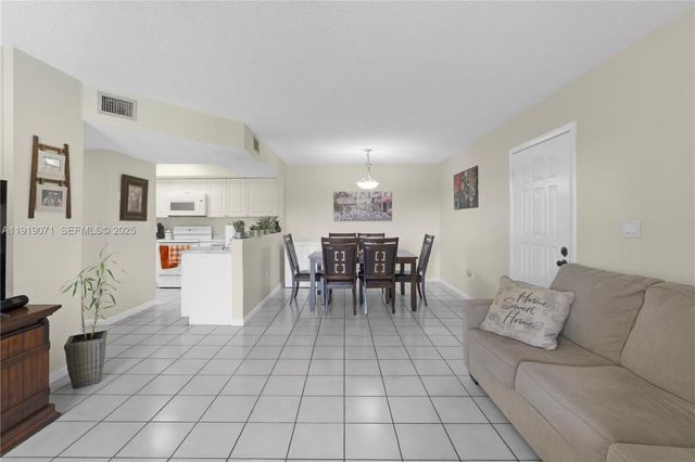 8560 SW 212th St 308, Cutler Bay, FL 33189
