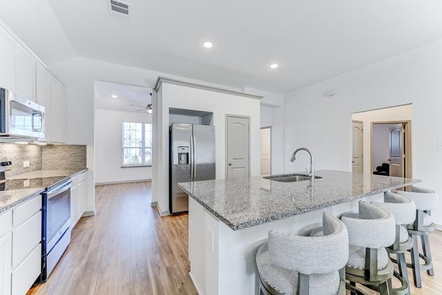 204 Shoreview Drive, Conroe, TX 77303