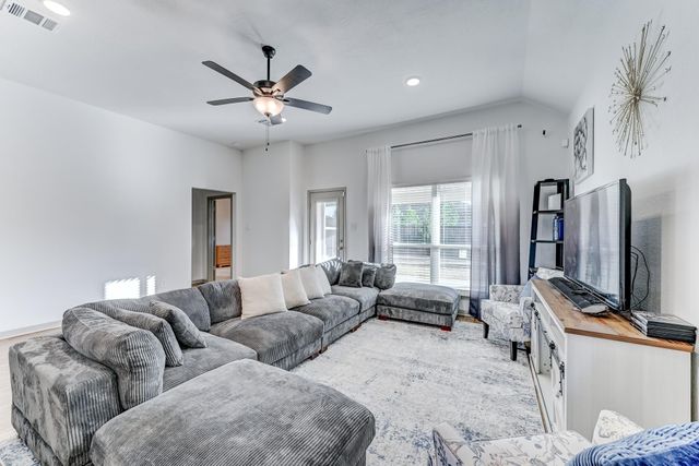 204 Shoreview Drive, Conroe, TX 77303