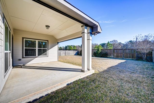 204 Shoreview Drive, Conroe, TX 77303