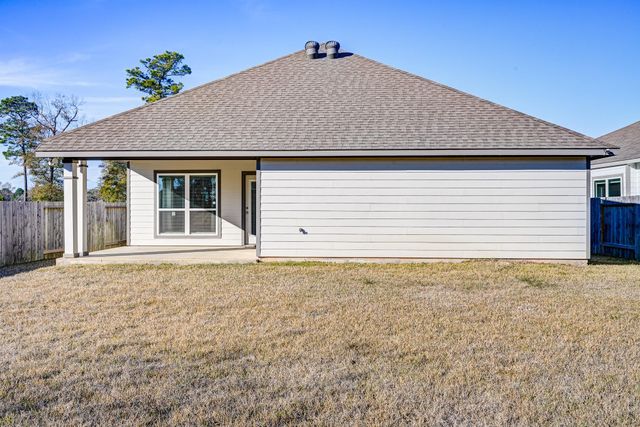 204 Shoreview Drive, Conroe, TX 77303