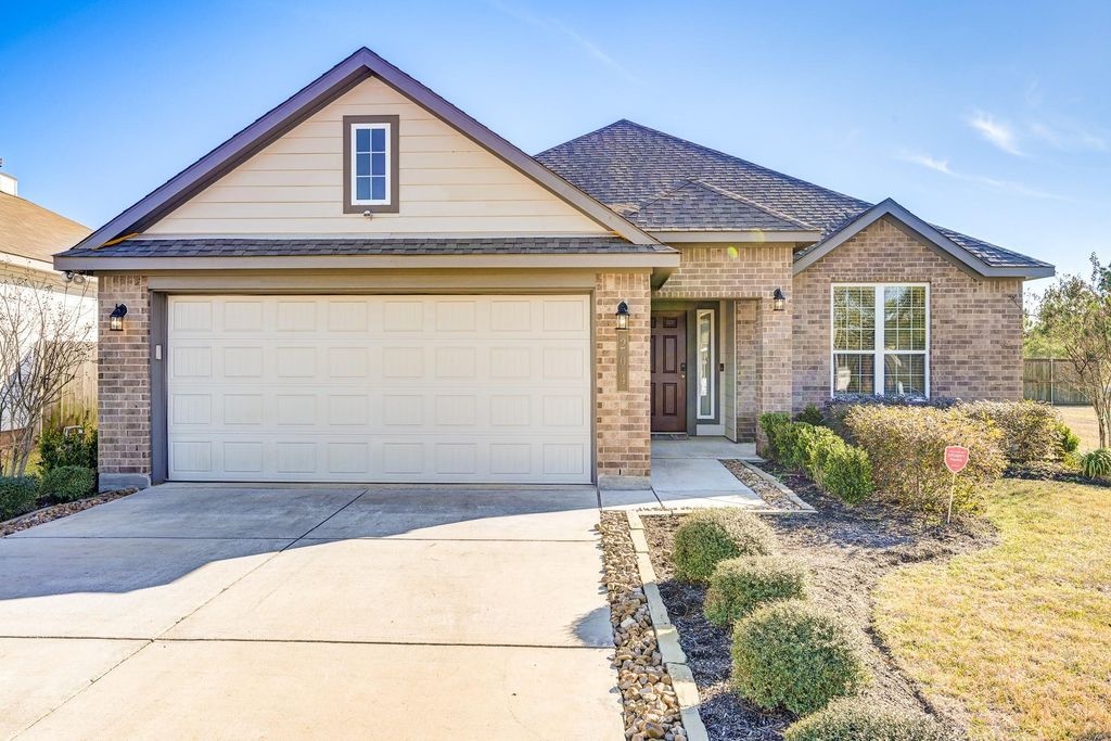 204 Shoreview Drive, Conroe, TX 77303