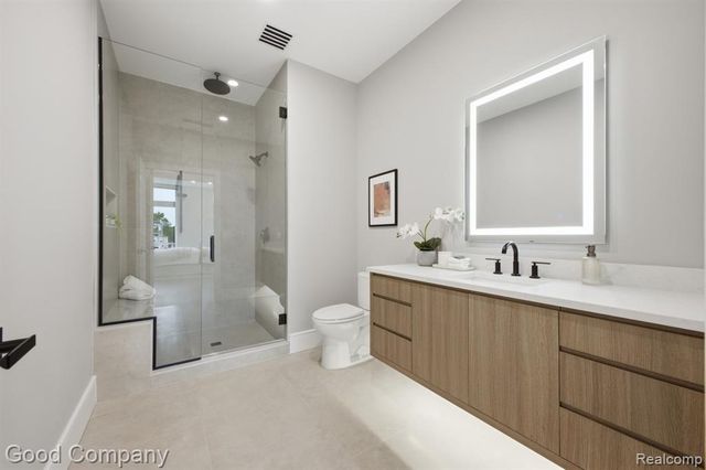 110 Austin Avenue 301, Royal Oak, MI 48067