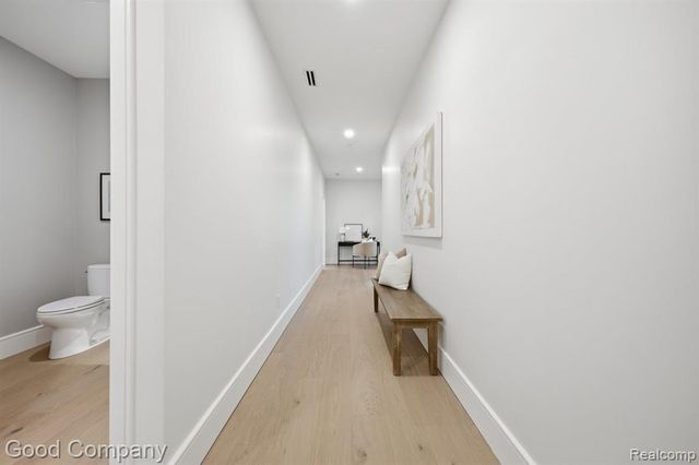 110 Austin Avenue 301, Royal Oak, MI 48067