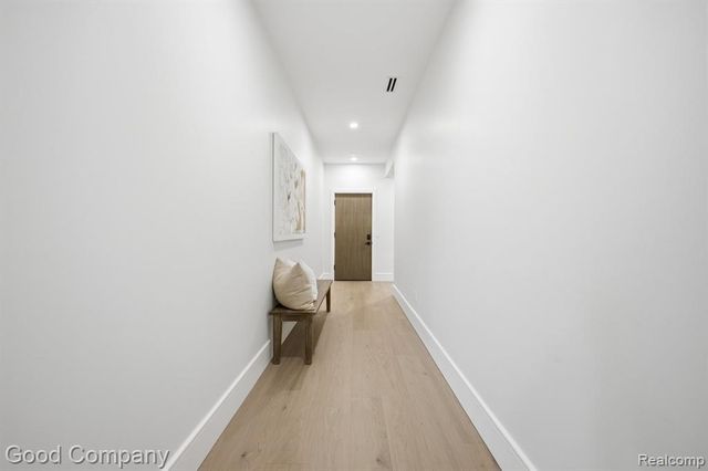 110 Austin Avenue 301, Royal Oak, MI 48067
