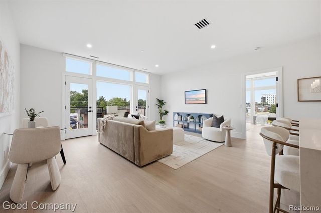110 Austin Avenue 301, Royal Oak, MI 48067
