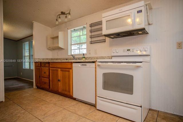 3880 Packinghouse Road, Alva, FL 33920