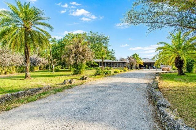 3880 Packinghouse Road, Alva, FL 33920