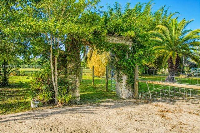 3880 Packinghouse Road, Alva, FL 33920