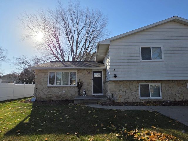 873-875 Lincoln Avenue, Prairie Du Sac, WI 53578