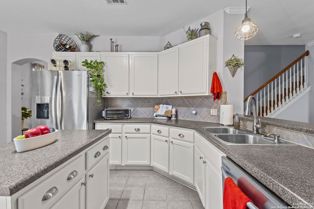 2730 Trinity Fls, San Antonio, TX 78261