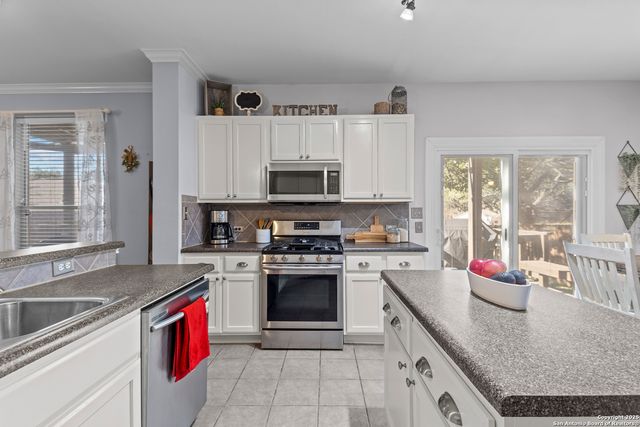 2730 Trinity Fls, San Antonio, TX 78261