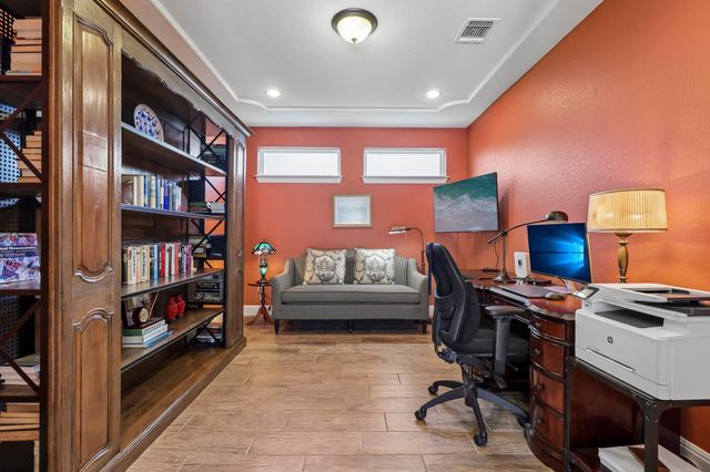 326 Mendocino LN, Austin, TX 78737
