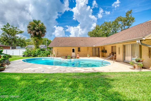 18 Twin River Drive, Ormond Beach, FL 32174