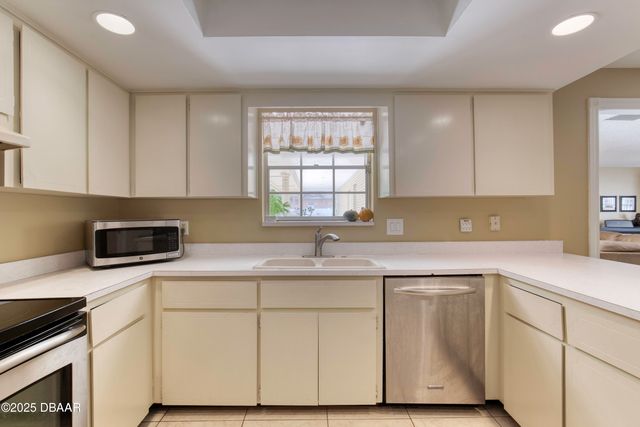 18 Twin River Drive, Ormond Beach, FL 32174