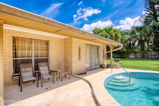 18 Twin River Drive, Ormond Beach, FL 32174