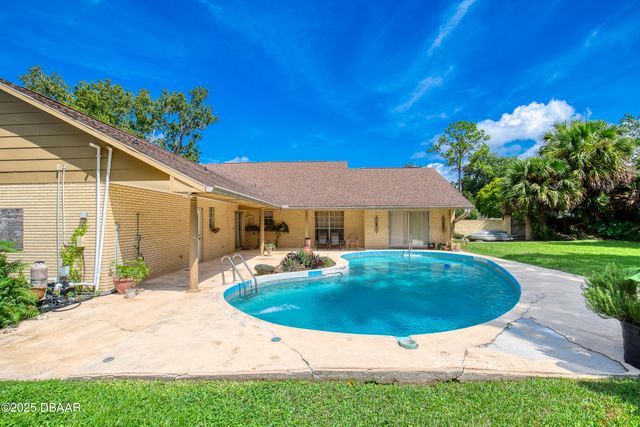 18 Twin River Drive, Ormond Beach, FL 32174