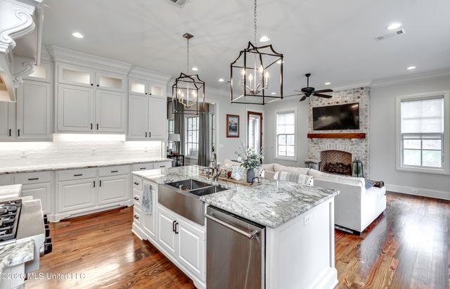 224 S Woodcreek Road, Madison, MS 39110