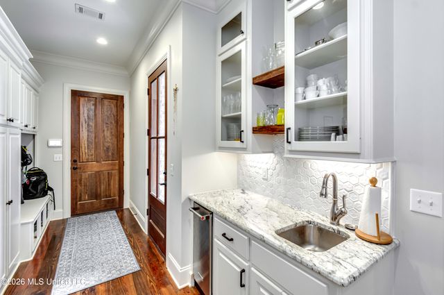 224 S Woodcreek Road, Madison, MS 39110