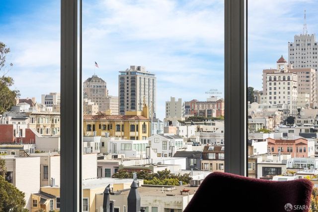 1070 Green Street 302, San Francisco, CA 94133