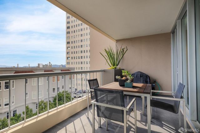 1070 Green Street 302, San Francisco, CA 94133