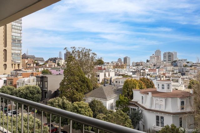 1070 Green Street 302, San Francisco, CA 94133