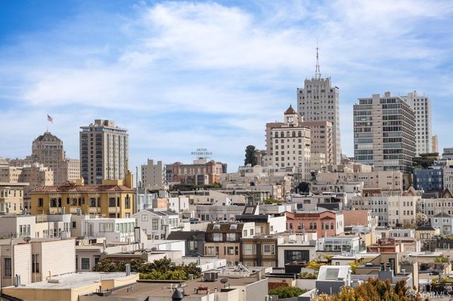 1070 Green Street 302, San Francisco, CA 94133