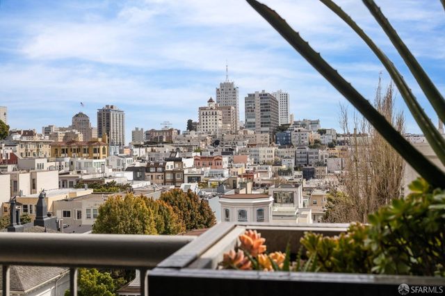 1070 Green Street 302, San Francisco, CA 94133