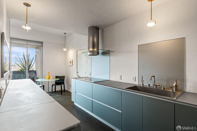1070 Green Street 302, San Francisco, CA 94133