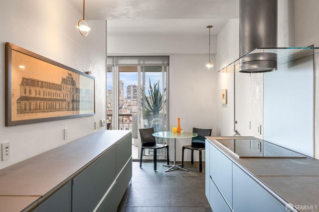 1070 Green Street 302, San Francisco, CA 94133