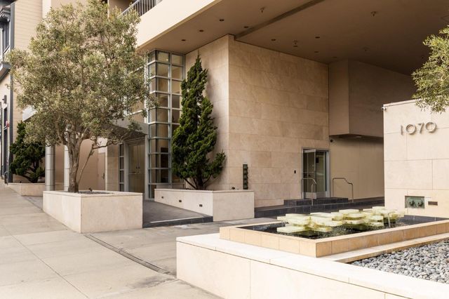 1070 Green Street 302, San Francisco, CA 94133