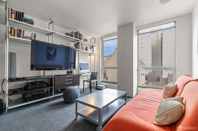 1070 Green Street 302, San Francisco, CA 94133