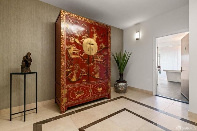 1070 Green Street 302, San Francisco, CA 94133