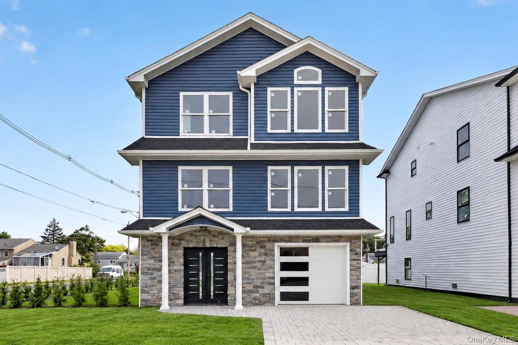 265 Roosevelt Avenue, Freeport, NY 11520 — exterior