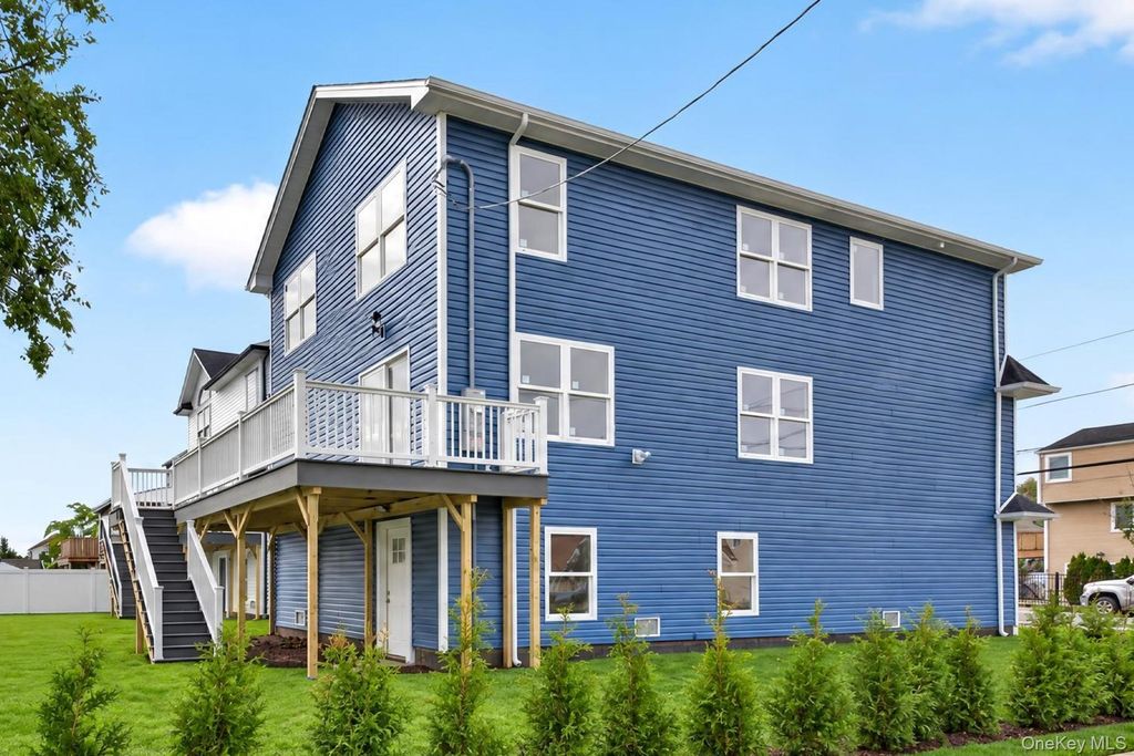 265 Roosevelt Avenue, Freeport, NY 11520 — photo 4