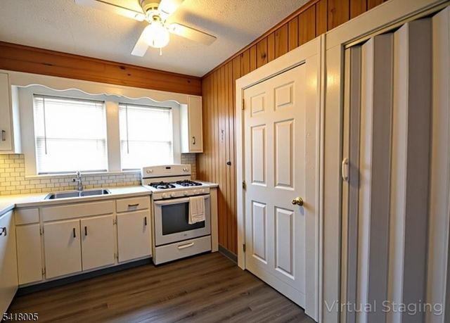 8 Witherspoon St, Nutley Twp., NJ 07110