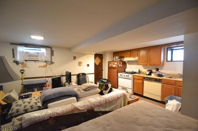 8 Witherspoon St, Nutley Twp., NJ 07110