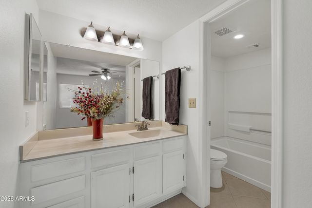 10610 S 48TH Street 1057, Phoenix, AZ 85044