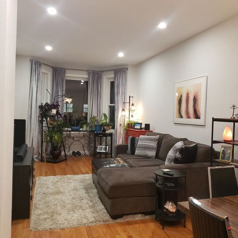 2437 W AINSLIE Street 1F, Chicago, IL 60618