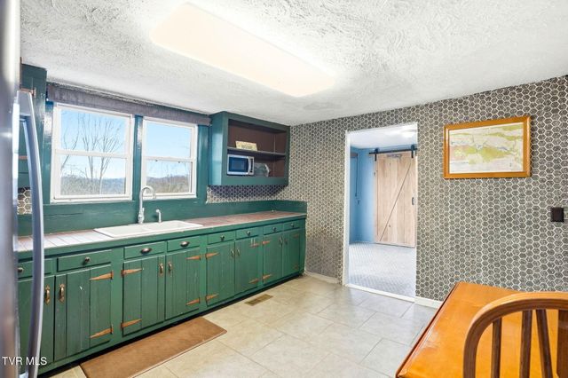 385 Witcher Pvt Drive, Bristol, TN 37620