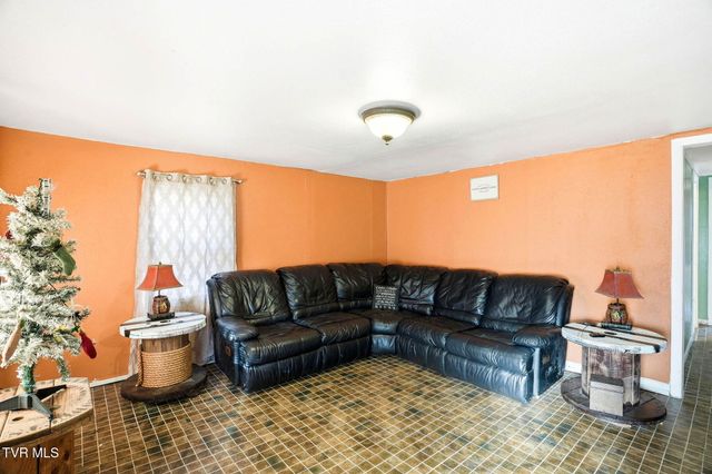 385 Witcher Pvt Drive, Bristol, TN 37620