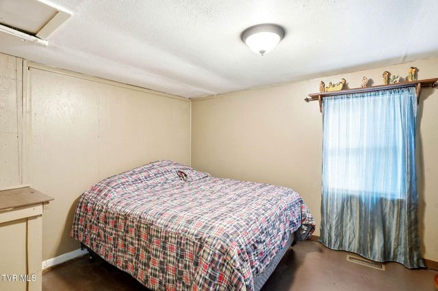 385 Witcher Pvt Drive, Bristol, TN 37620