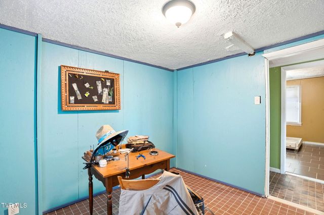 385 Witcher Pvt Drive, Bristol, TN 37620