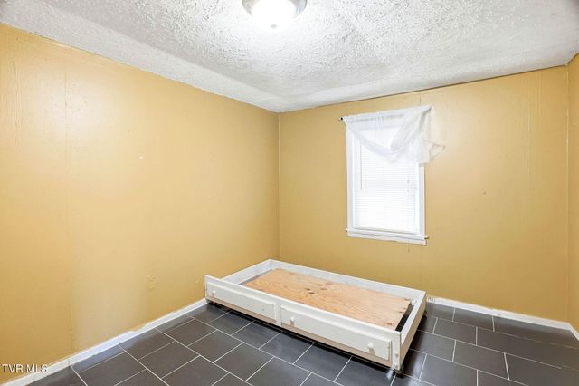 385 Witcher Pvt Drive, Bristol, TN 37620