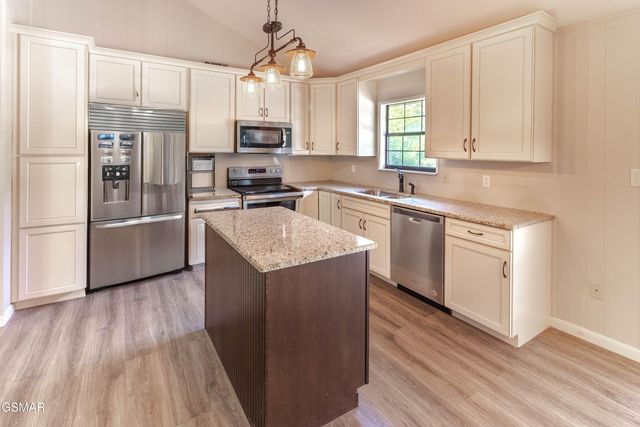 713 Lloyd Huskey Road, Pigeon Forge, TN 37863