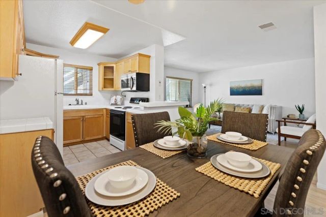 1800 S Maple St 102, Escondido, CA 92025