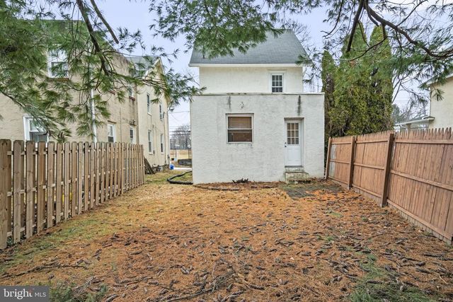 716 RAILROAD AVE, Haverford, PA 19041