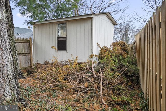 716 RAILROAD AVE, Haverford, PA 19041