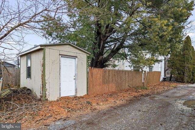 716 RAILROAD AVE, Haverford, PA 19041